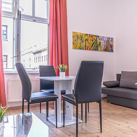 6 Min To Amusement Park - Economy Rooms In Shared Apartment Viena Exterior foto
