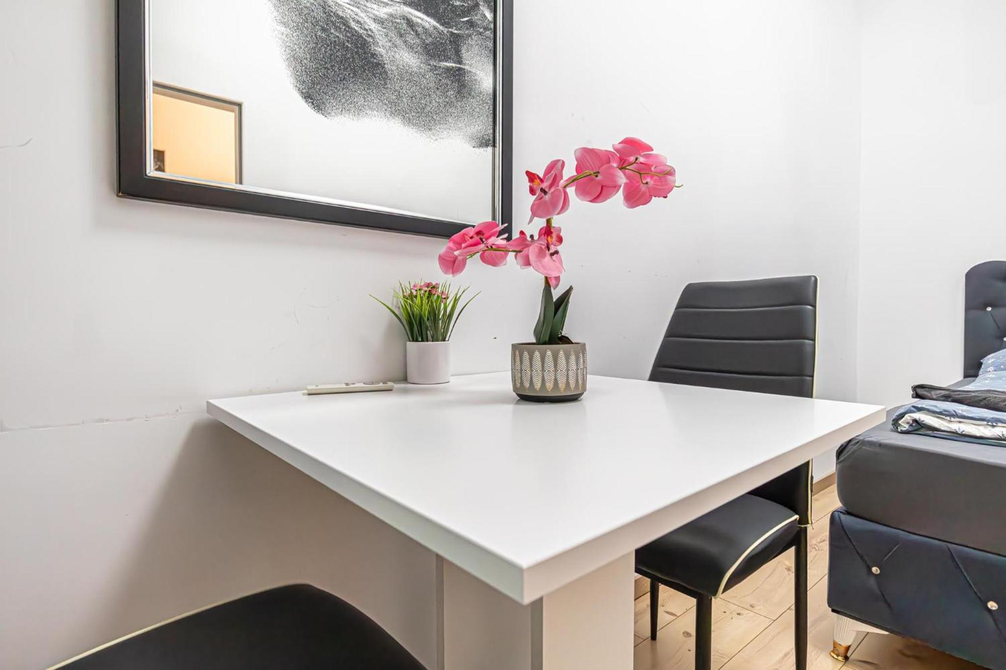 6 Min To Amusement Park - Economy Rooms In Shared Apartment Viena Exterior foto