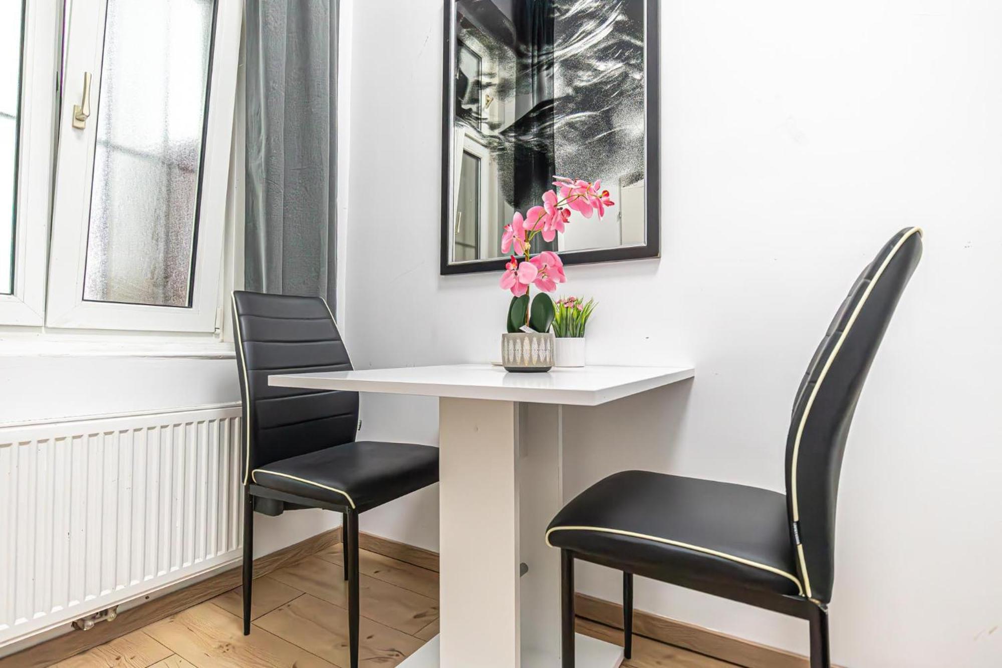 6 Min To Amusement Park - Economy Rooms In Shared Apartment Viena Exterior foto