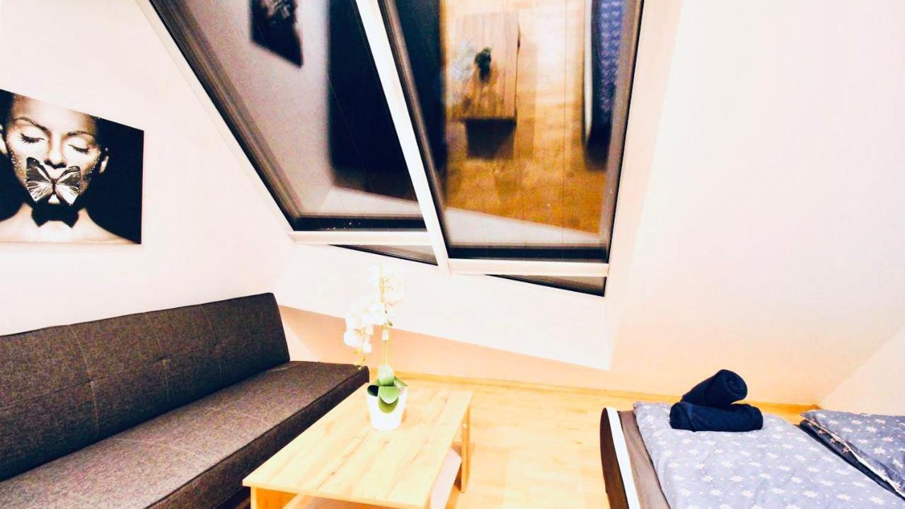 6 Min To Amusement Park - Economy Rooms In Shared Apartment Viena Exterior foto