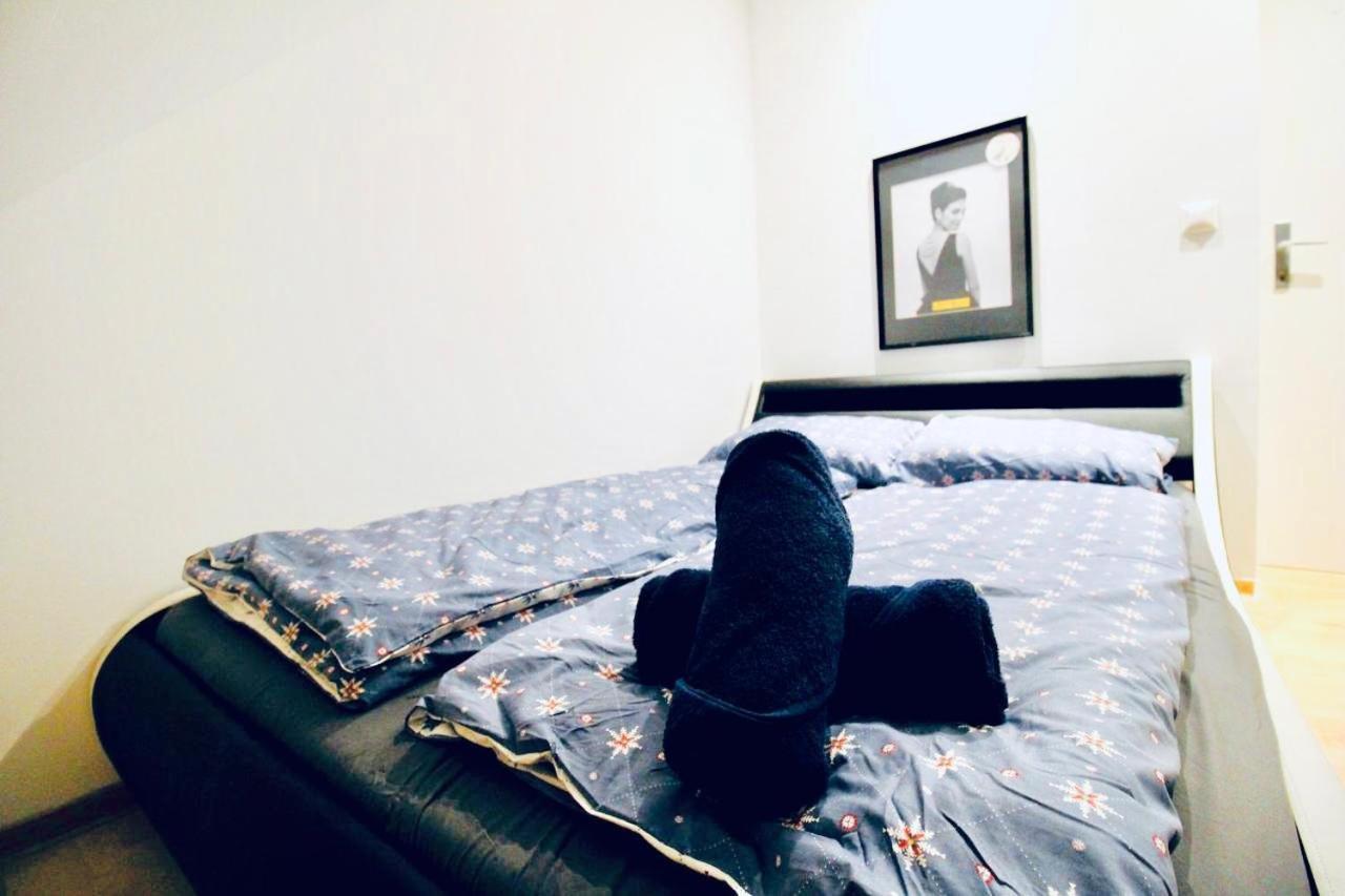 6 Min To Amusement Park - Economy Rooms In Shared Apartment Viena Exterior foto