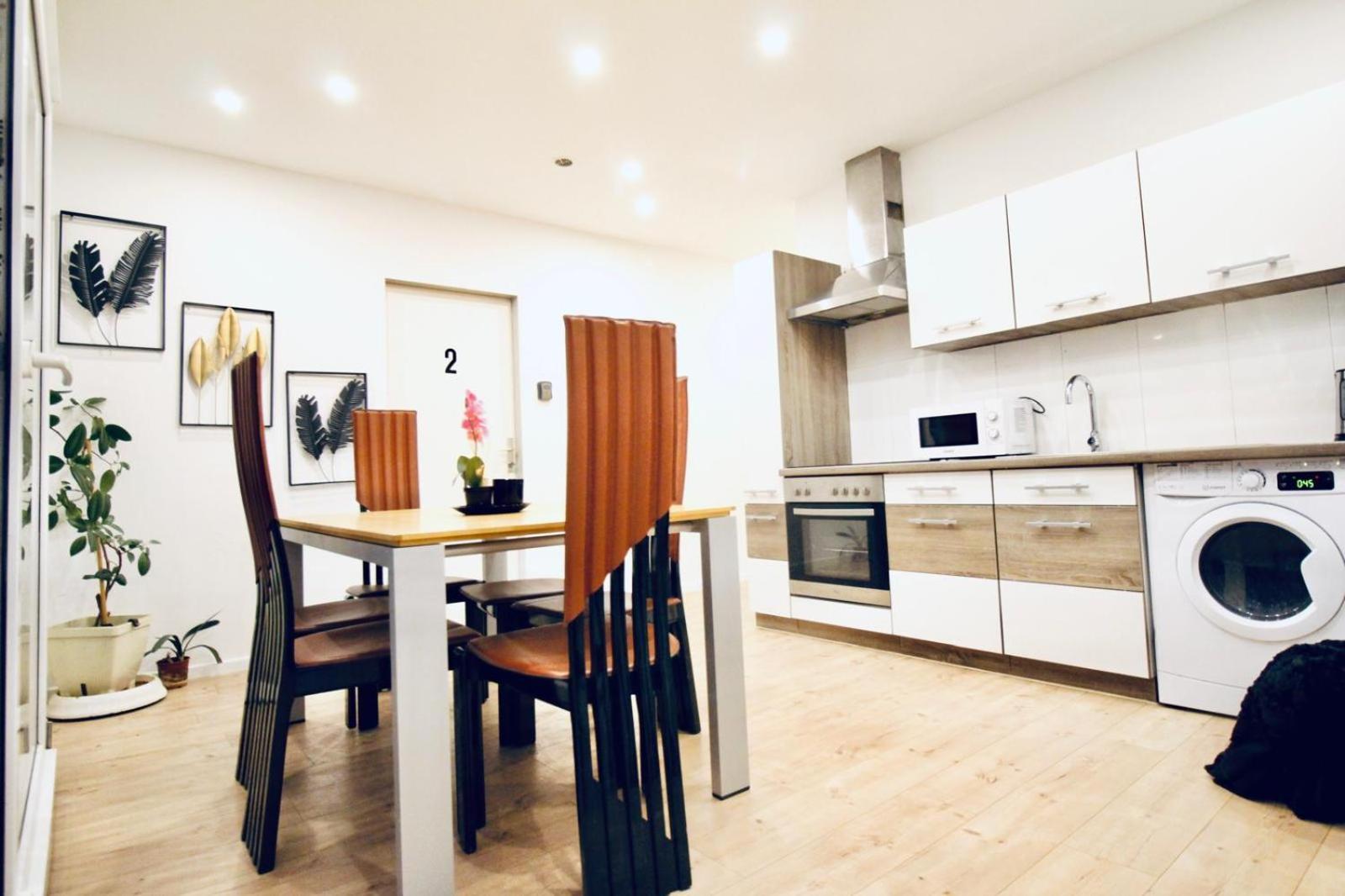 6 Min To Amusement Park - Economy Rooms In Shared Apartment Viena Exterior foto