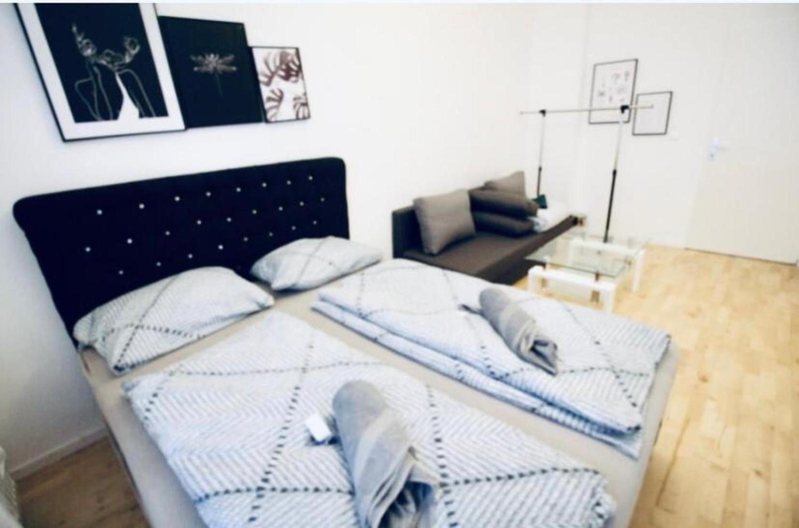 6 Min To Amusement Park - Economy Rooms In Shared Apartment Viena Exterior foto